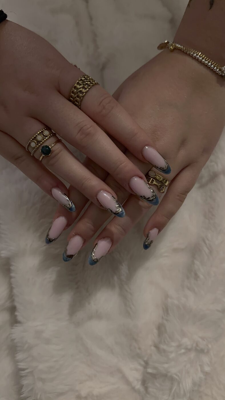 Ongles en gel décorés, posés par Norah